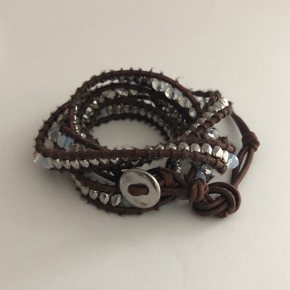 NWOT Brown, silvertone, and opal glass stretch beaded wrap bracelet adjustable - Picture 2 of 5